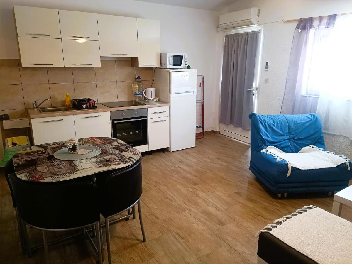 Apartments Babic 50 Meters From The Beach Vir Exterior foto