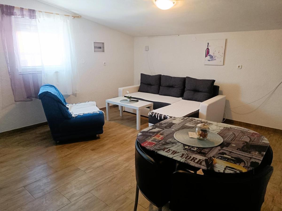 Apartments Babic 50 Meters From The Beach Vir Exterior foto