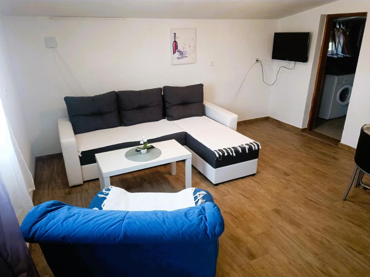Apartments Babic 50 Meters From The Beach Vir Exterior foto
