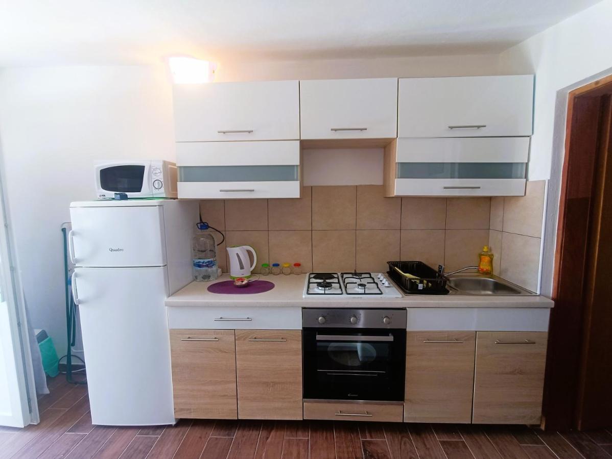 Apartments Babic 50 Meters From The Beach Vir Exterior foto