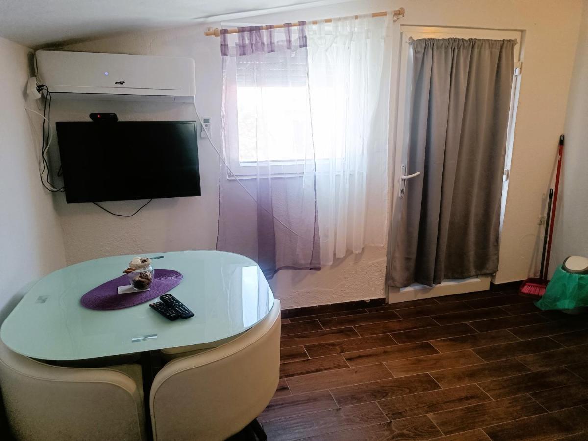 Apartments Babic 50 Meters From The Beach Vir Exterior foto